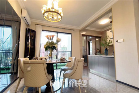 佛山小学附近翰林苑3室2厅2卫70万115m2毛坯房出售